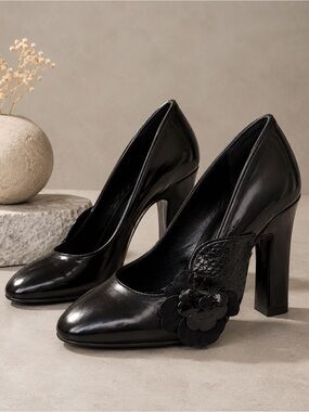 Fabrizio Viti Polished Calf Leather Violets For Your Fur Pumps Size 36 Black